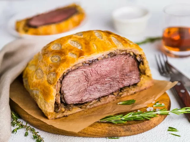 Is there an alternative to ham for a good beef wellington?